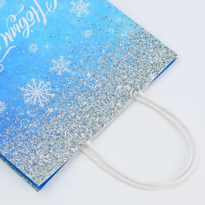 Пакет бумажный подарочный новогодний крафт «Волшебство» 18×8×25 см Пакет бумажный подарочный новогодний крафт «Волшебство» 18×8×25 см