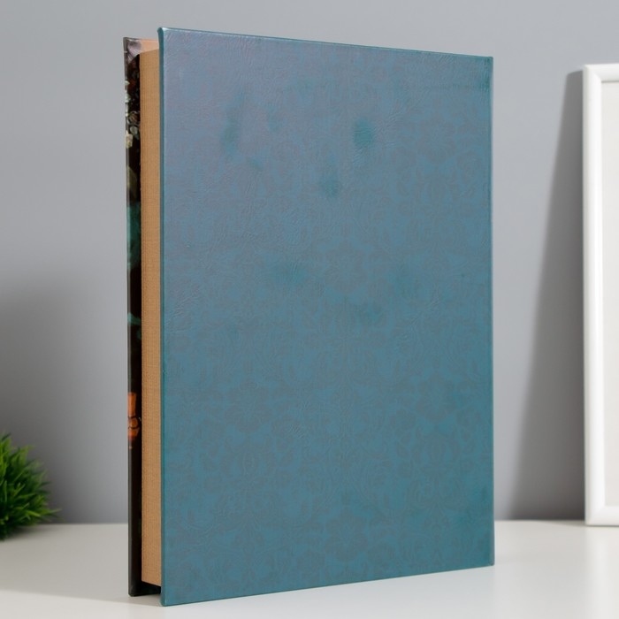 Шкатулка-книга дерево, кожзам Шкатулка-книга дерево, кожзам "Историческая мода" 28,5х22х4 см