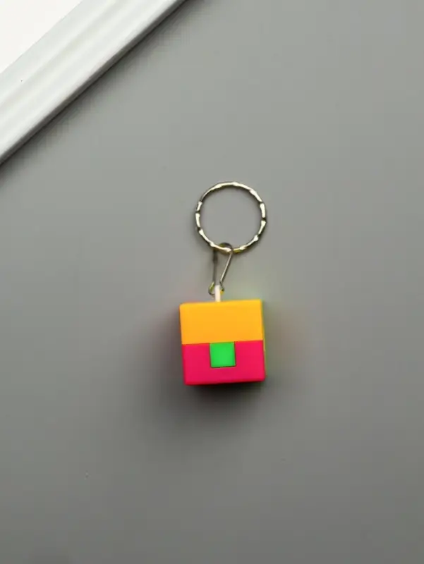 Брелок для ключей на кольце &laquo;Кубик - головоломка&raquo;, пластик, 3.5&times;3.5 см