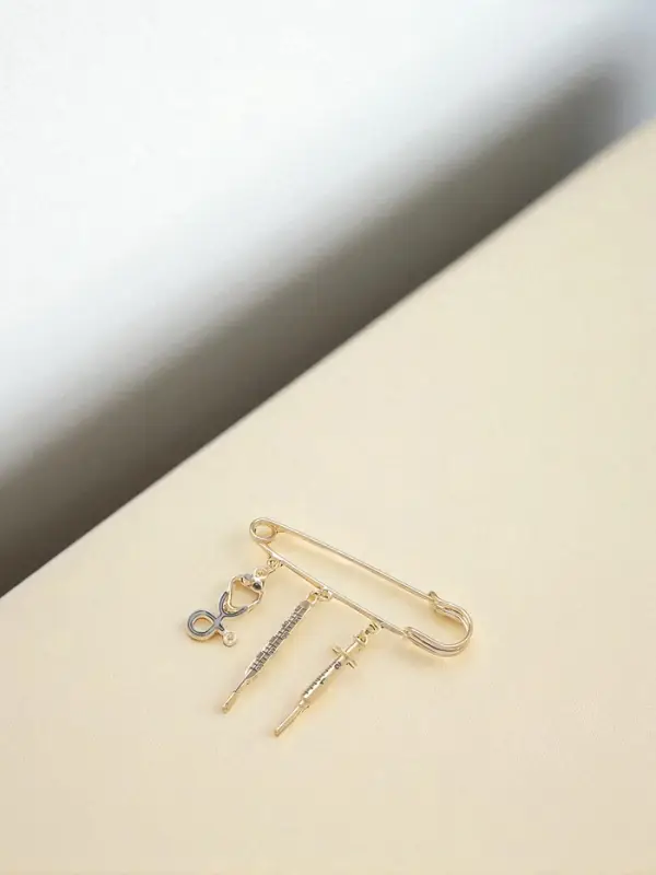 Булавка с подвесками &laquo;Медицина&raquo;, 7 см, цвет чёрный золото