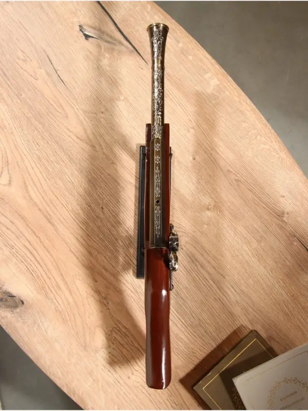 Макет оружия на подставке 2в1 &laquo;Сувенирный пистолет. Дуэль&raquo;, подарочный набор, 54 см