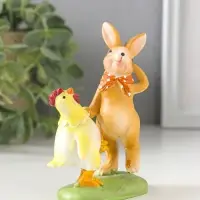 Сувенир полистоун "Зайчик и курочка танцуют на полянке" 8х3,5х10 см