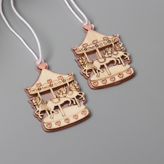 Декор для творчества дерево, пластик "Карусель с лошадками" зеркальный набор 2 шт 3,2х5,1 см   10473