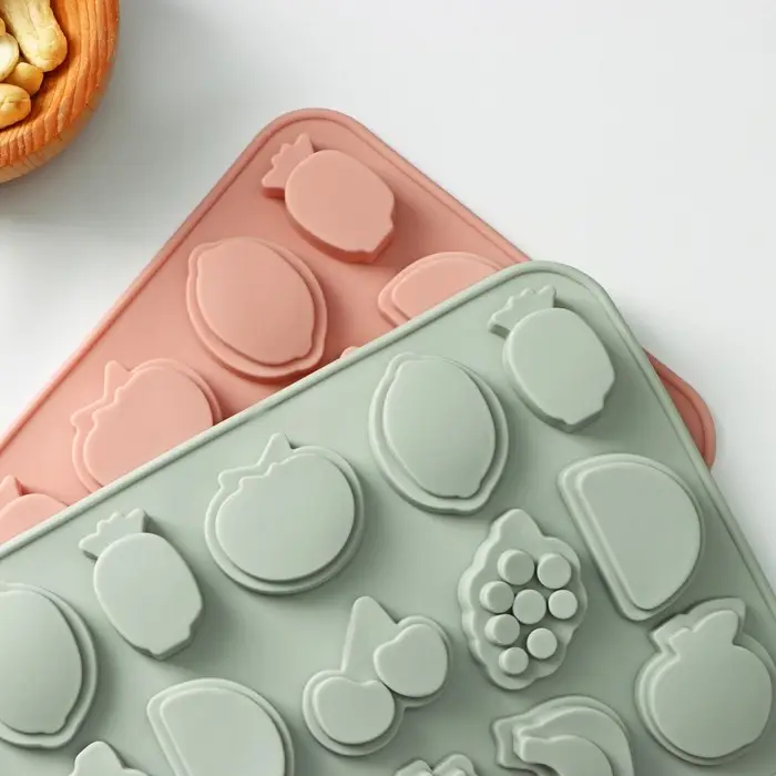 Форма для конфет и шоколада Доляна «Сочно», силикон, 21×12,5×1 см, 18 ячеек, цвет МИКС Форма для конфет и шоколада Доляна «Сочно», силикон, 21×12,5×1 см, 18 ячеек, цвет МИКС