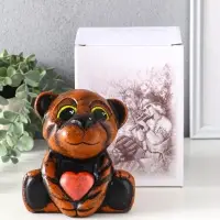 Копилка для денег «Тигрёнок с сердцем», гипс, 14.5×13.5×13 см Копилка для денег «Тигрёнок с сердцем», гипс, 14.5×13.5×13 см