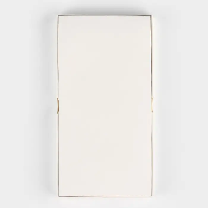 Коробка для шоколада «Молочная», с окном, 9,4 х 1.7 х 18.4 см Коробка для шоколада «Молочная», с окном, 9,4 х 1.7 х 18.4 см