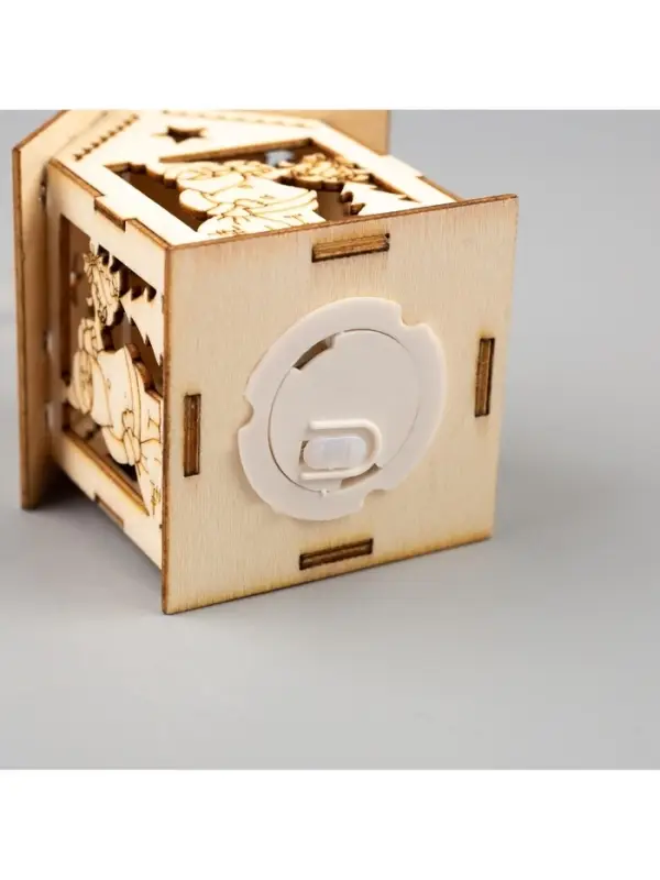 Ёлочная игрушка &laquo;Домик с Дедом Морозом и ёлкой&raquo;, 7.5&times;6.5&times;6 см, от батареек, свечение тёплое белое