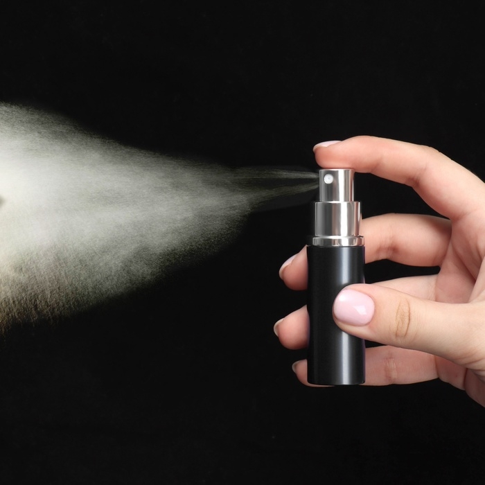 Флакон для парфюма, с распылителем, 10 мл, цвет чёрный Флакон для парфюма, с распылителем, 10 мл, цвет чёрный