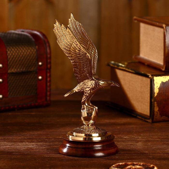 Сувенир Сувенир "Степной орёл" латунь 7,5х7,5х17,5 см