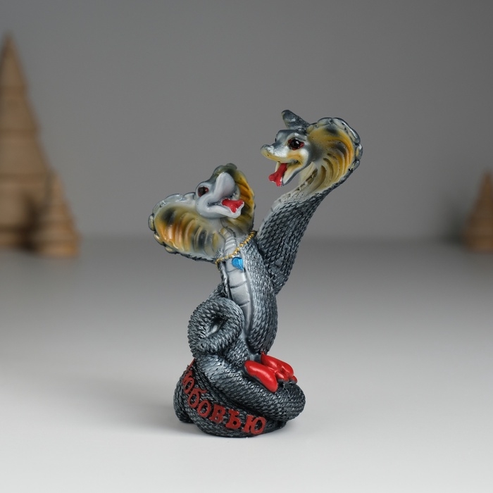 Сувенир полистоун Сувенир полистоун "Змеи тёмные в обнимку" 5,8х4,8х9 см