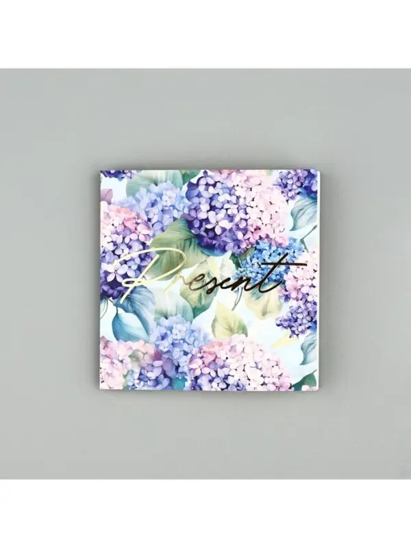 Открытка с конвертом &laquo;Подарок&raquo;, тиснение, 7&times;7 см