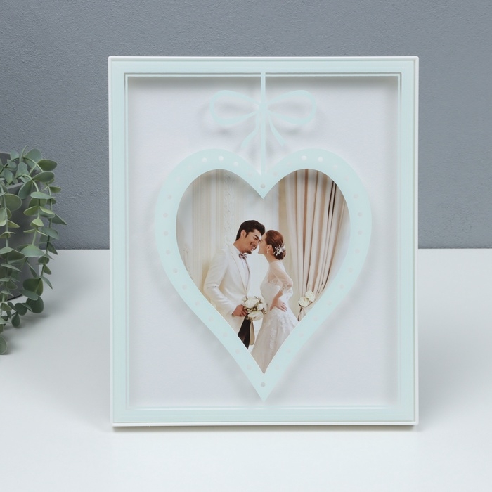 Фоторамка пластик на 1 фото 20х25 см Фоторамка пластик на 1 фото 20х25 см "Сердце с бантиком" серебро бумага тиснение 26х2х31 см 107050
