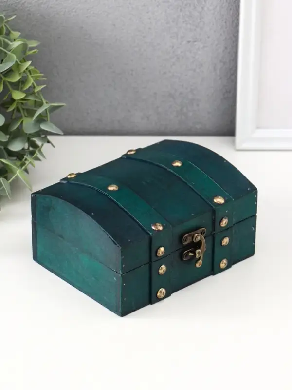 Шкатулка для украшений &laquo;Сундучок. Алиенора&raquo;, дерево, с заклёпками, выпуклая, зелёный, 15&times;11.5&times;7.5 см
