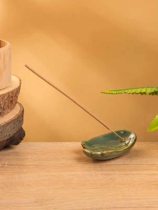 Подставка под благовония  Подставка под благовония "Ладонь Будды" керамика, цв. МИКС, 10х6х2 см