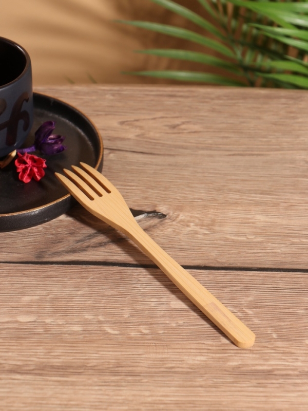 Вилка бамбуковая 20 см