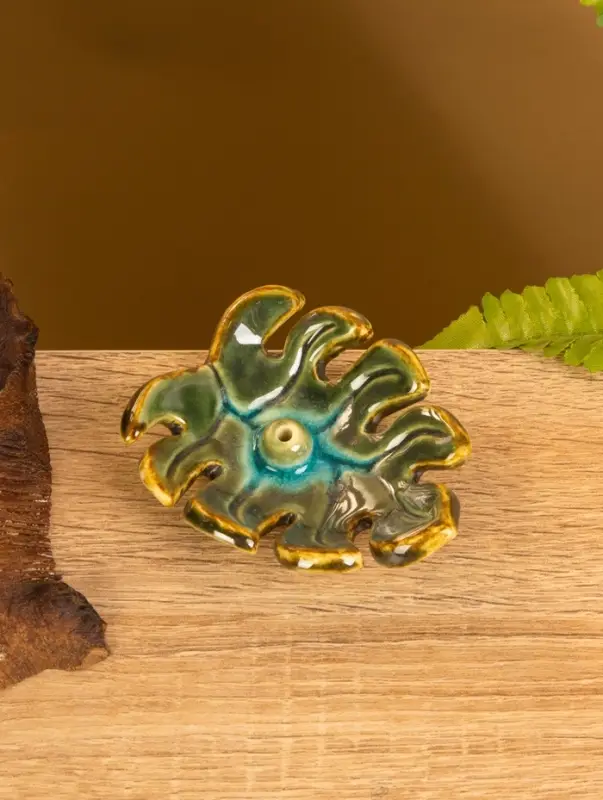 Подставка под благовония «Лист», 8×7×2 см, керамика, зелёная Подставка под благовония «Лист», 8×7×2 см, керамика, зелёная