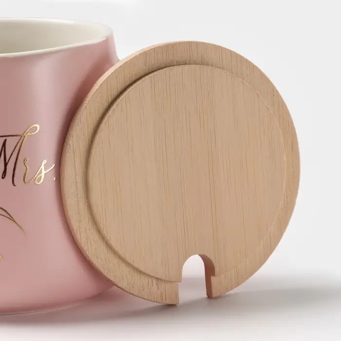 Кружка керамическая с ложкой «Миссис», 380 мл, цвет розовый Кружка керамическая с ложкой «Миссис», 380 мл, цвет розовый