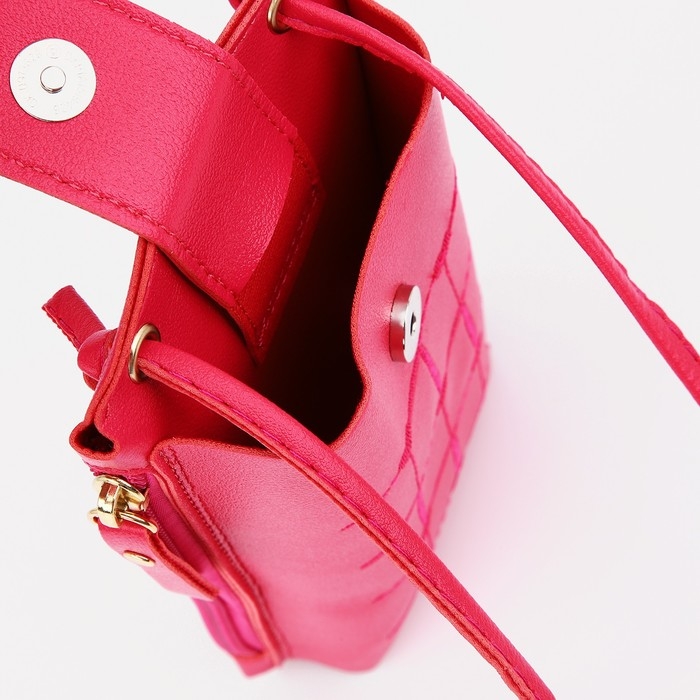 Сумка детская на магните, длинный ремень, цвет малиновый