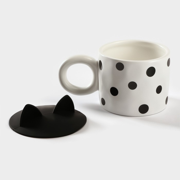 Кружка керамическая с силиконовой крышкой «Мяу», 350 мл, цвет белый и чёрный Кружка керамическая с силиконовой крышкой «Мяу», 350 мл, цвет белый и чёрный