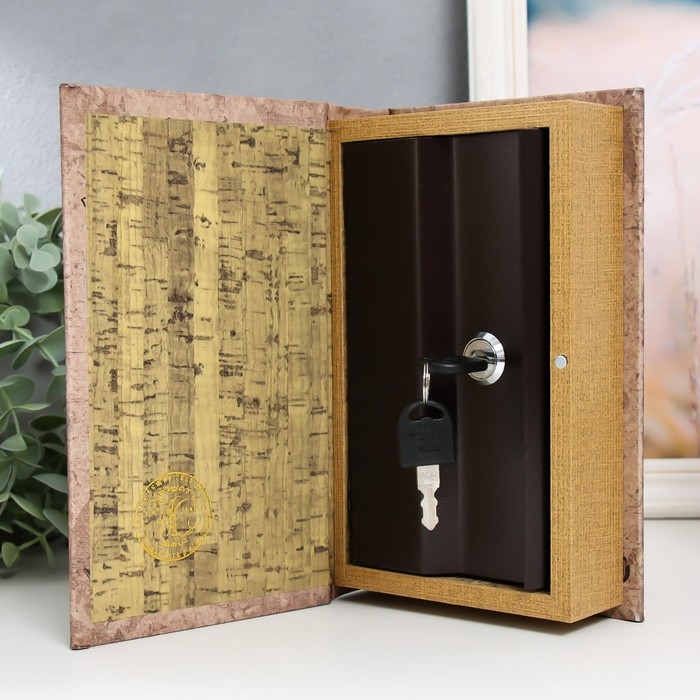 Сейф-книга дерево кожзам Сейф-книга дерево кожзам "Жираф в очках и с сигарой" 21х13х5 см