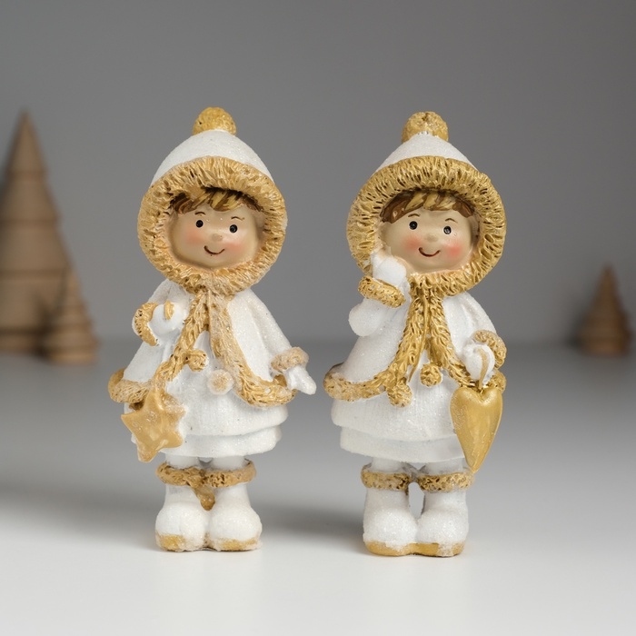 Сувенир полистоун  Сувенир полистоун "Малышка в белой шубке в варежках" МИКС 5х4х11,5 см