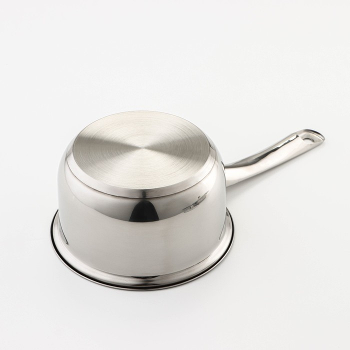 Набор посуды из нержавеющей стали Доляна «Классика», 8 предметов: ковш 1,5 л, 2 кастрюли 2/3 л, сковорода d=24 см, крышки, стенки 0,3 мм, дно 5 мм Набор посуды из нержавеющей стали Доляна «Классика», 8 предметов: ковш 1,5 л, 2 кастрюли 2/3 л, сковорода d=24 см, крышки, стенки 0,3 мм, дно 5 мм