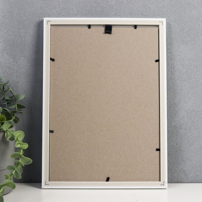 Фоторамка пластик 21х30 см белый (981) Фоторамка пластик 21х30 см белый (981)