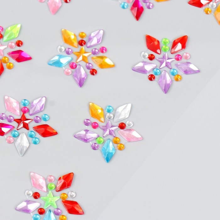 Наклейка пластик стразы Наклейка пластик стразы "Пятиконечные цветы" МИКС 10,7х32 см