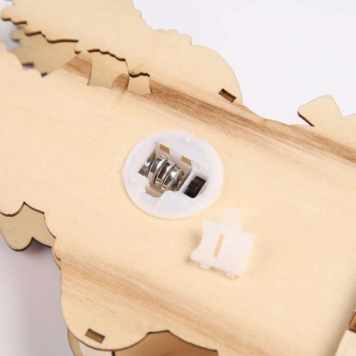 Светодиодная фигура «Снеговик с подарками» 13 × 20 × 2.5 см, дерево, батарейки LR1130х3 (в комплекте), свечение тёплое белое