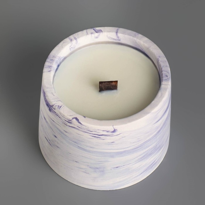 Свечи в бетоне на подставке  Свечи в бетоне на подставке "Лофт", соевый воск, деревянный фитиль, бело-фиолетовая