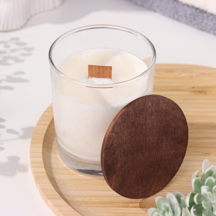 Свеча из соевого воска в стакане с деревянным фитилем и крышкой  Свеча из соевого воска в стакане с деревянным фитилем и крышкой "Французская ваниль", 110 гр