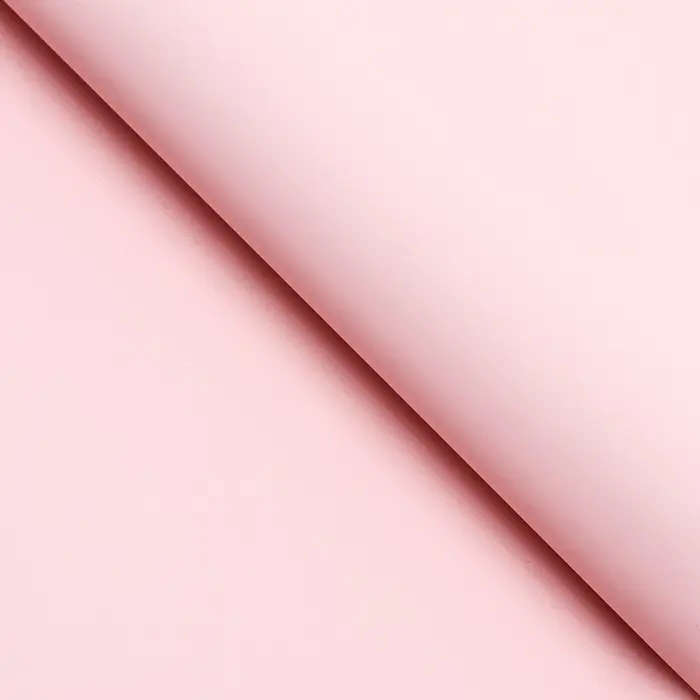 Пленка для цветов матовая, розовый - красный, 56×57 см Пленка для цветов матовая, розовый - красный, 56×57 см