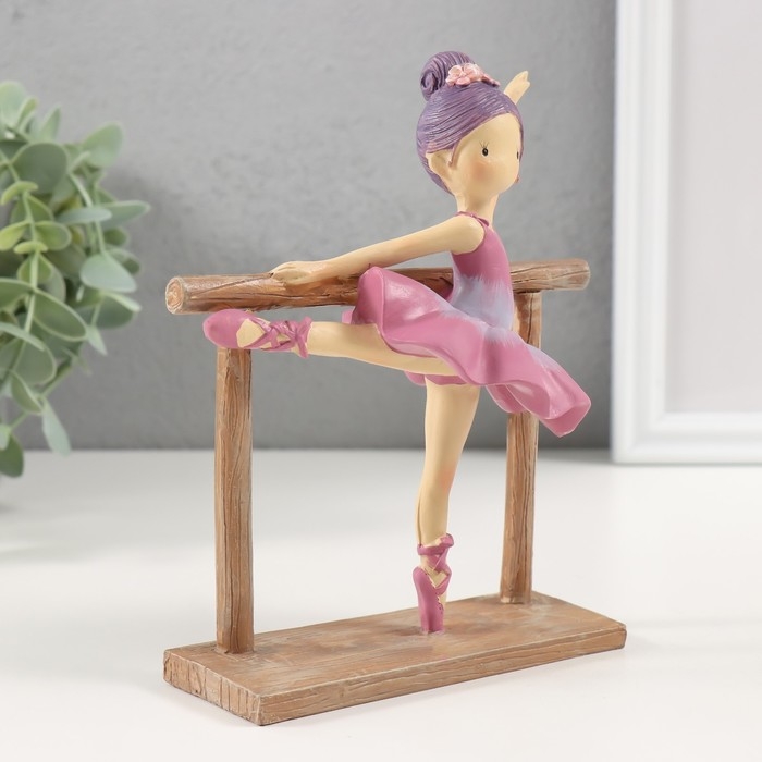 Сувенир полистоун "Маленькая балерина у станка" фиолетовый 13,5х7х16,5 см