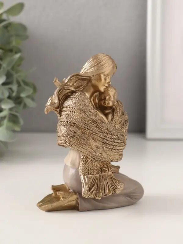 Фигурка полистоун &laquo;Мама с малышом, укутанные в шарф&raquo;, 8.5&times;6.5&times;12 см
