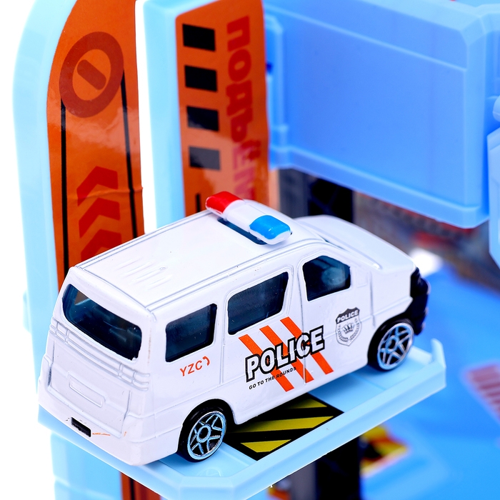 Парковка «Полицейский участок», 1 машинка, 8 дорожных знаков, 31 деталь Парковка «Полицейский участок», 1 машинка, 8 дорожных знаков, 31 деталь