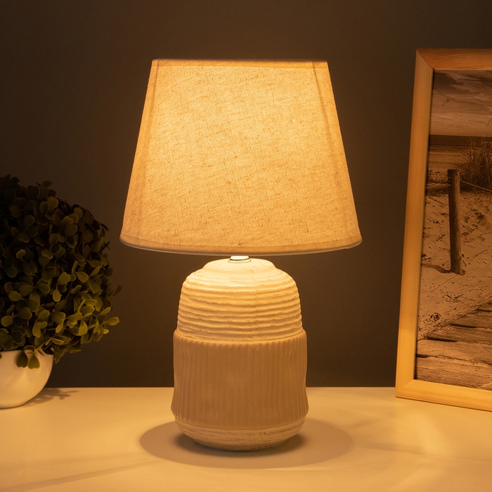 Лампа настольная Лампа настольная "Дарианна" 1х40Вт Е14 бежевый 29х20х32,5