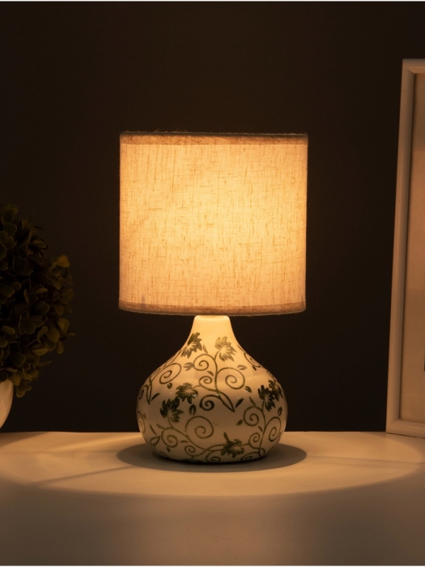 Настольная лампа Настольная лампа "Цветочный узор" 1х40Вт Е14 белый/зеленый 15х15х25,5см