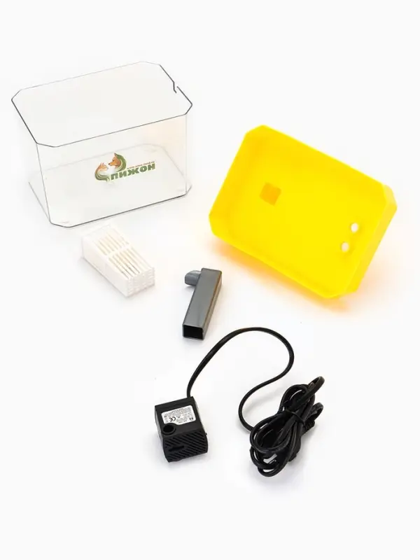 Фонтан для кошек и собак 1,5 л, 16,5 х 11,5 х 12 см, евророзетка, жёлтый Фонтан для кошек и собак 1,5 л, 16,5 х 11,5 х 12 см, евророзетка, жёлтый