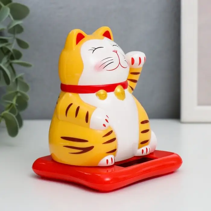 Маятник настольный антистресс &laquo;Кот Манэки-нэко&raquo;, пластик, от солнечной батареи, жёлтый, 9.5&times;10&times;9.5 см