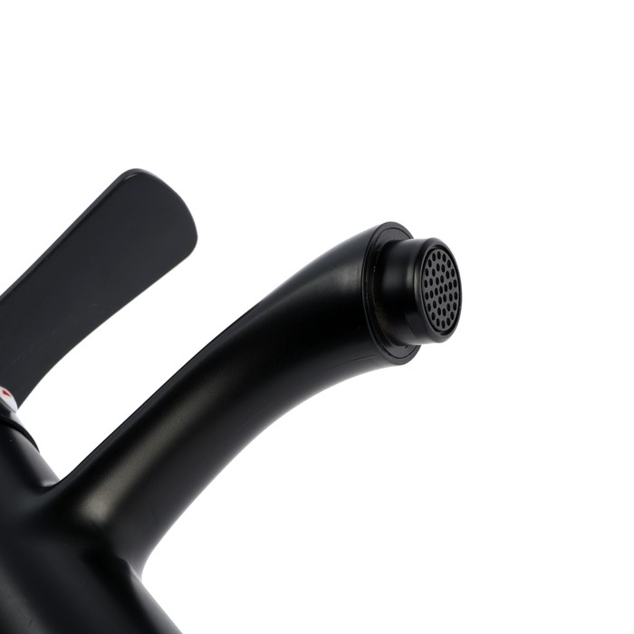 Смеситель для раковины ZEIN Z3690, однорычажный, высота излива 9 см, черный Смеситель для раковины ZEIN Z3690, однорычажный, высота излива 9 см, черный