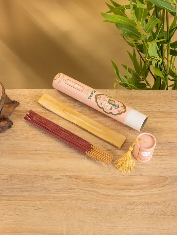 Благовония в тубусе Благовония в тубусе "Роза" 30 штук с деревянной подставкой