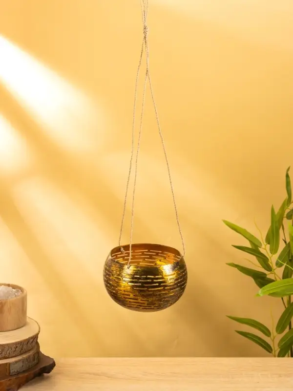 Подсвечник подвесной из кокоса, 14х14х10 см, цв. чёрно-золотой Подсвечник подвесной из кокоса, 14х14х10 см, цв. чёрно-золотой