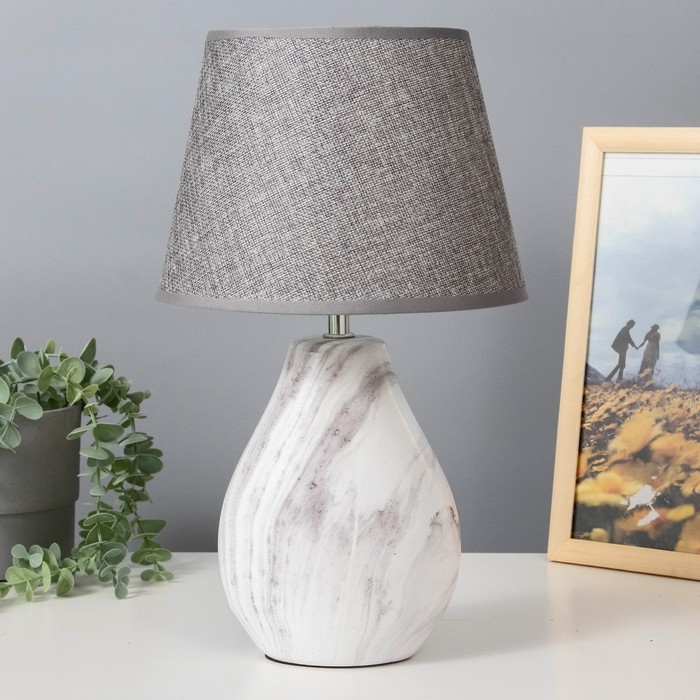 Настольная лампа Настольная лампа "Алетта" E14 40Вт серый 22х22х38 см RISALUX