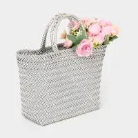 Сумка плетёная, 30&times;15&times;35 см, пластик, белая с чёрным