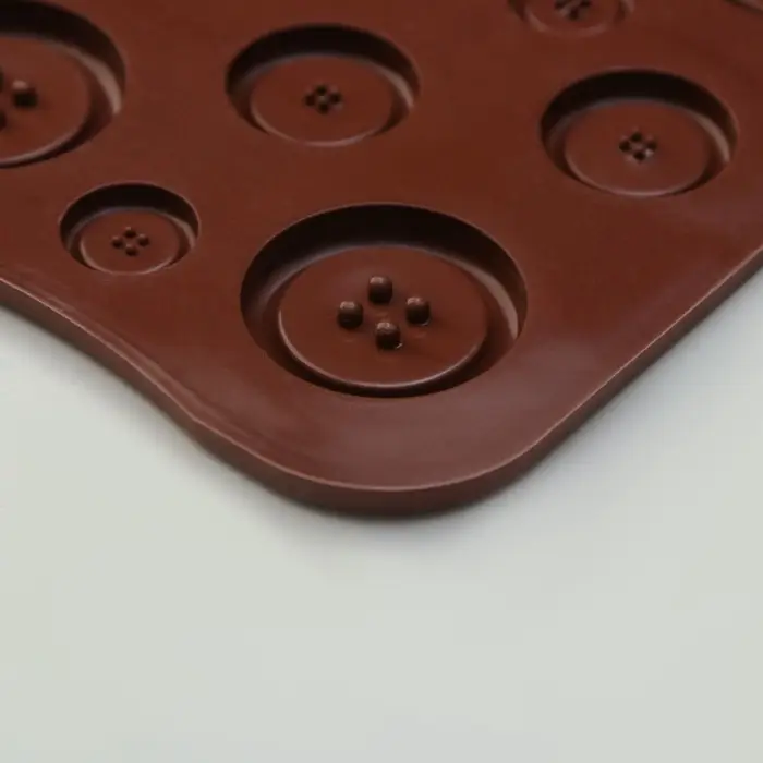 Форма для шоколада Доляна &laquo;Пуговки&raquo;, силикон, 20.5&times;10 см, 19 ячеек, коричневая