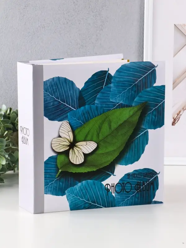 Фотоальбом 50 магнитных листов "Бабочка на зелёном листе" 23X28см, пер-т 3-кольца