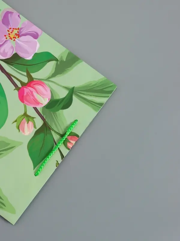 Пакет подарочный "Весеннее признание" ламинированный 26 х 12 х 32 см