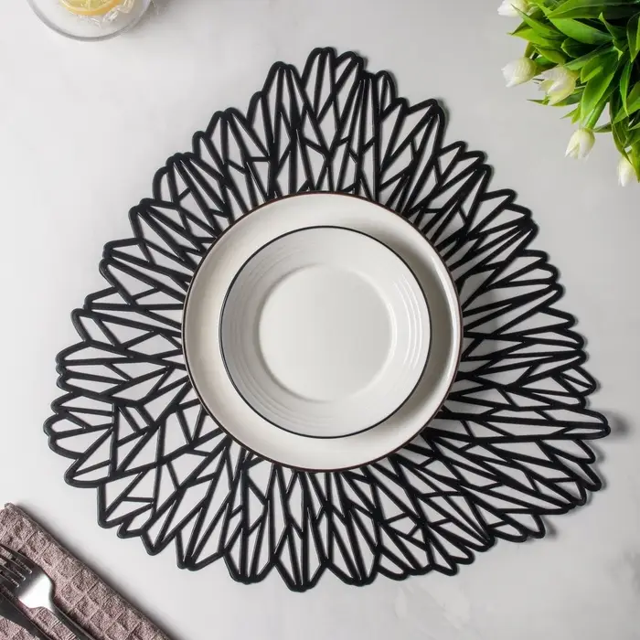 Салфетки сервировочные на стол Доляна &laquo;Луара&raquo;, 4 шт., 40&times;38.5 см, чёрные