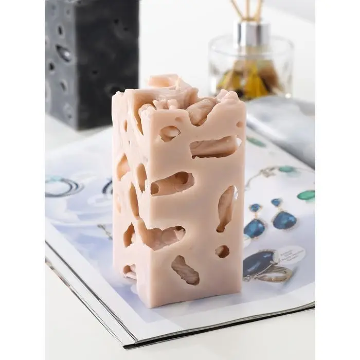 Свеча ароматическая декоративная "Ажурная", бежевый, 6х6х12 см, корица