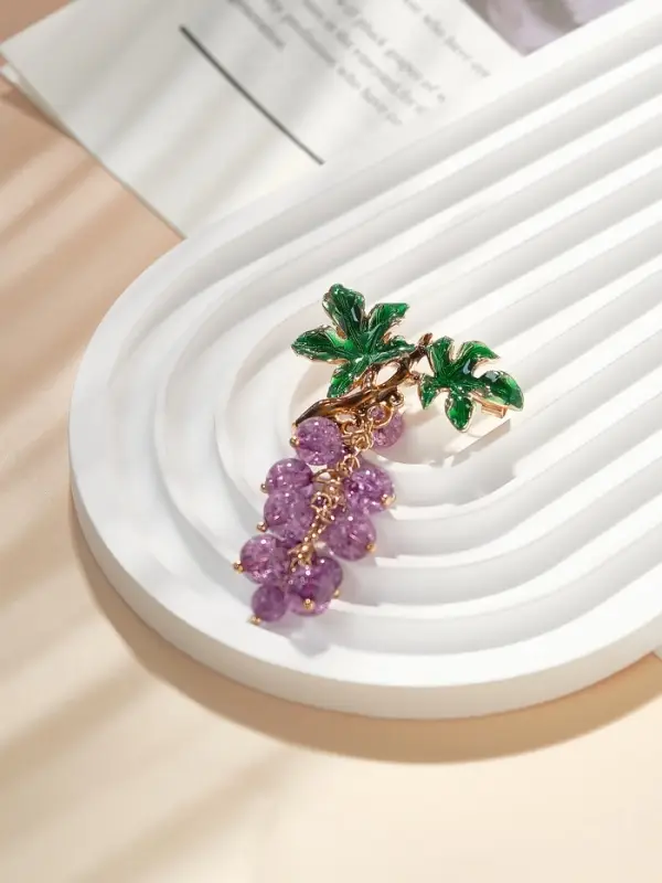 Брошь &laquo;Аметист&raquo;, виноград, подвижные бусины, зелёно-фиолетовая в золоте